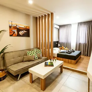 Unique Experience Apartment's Selanik